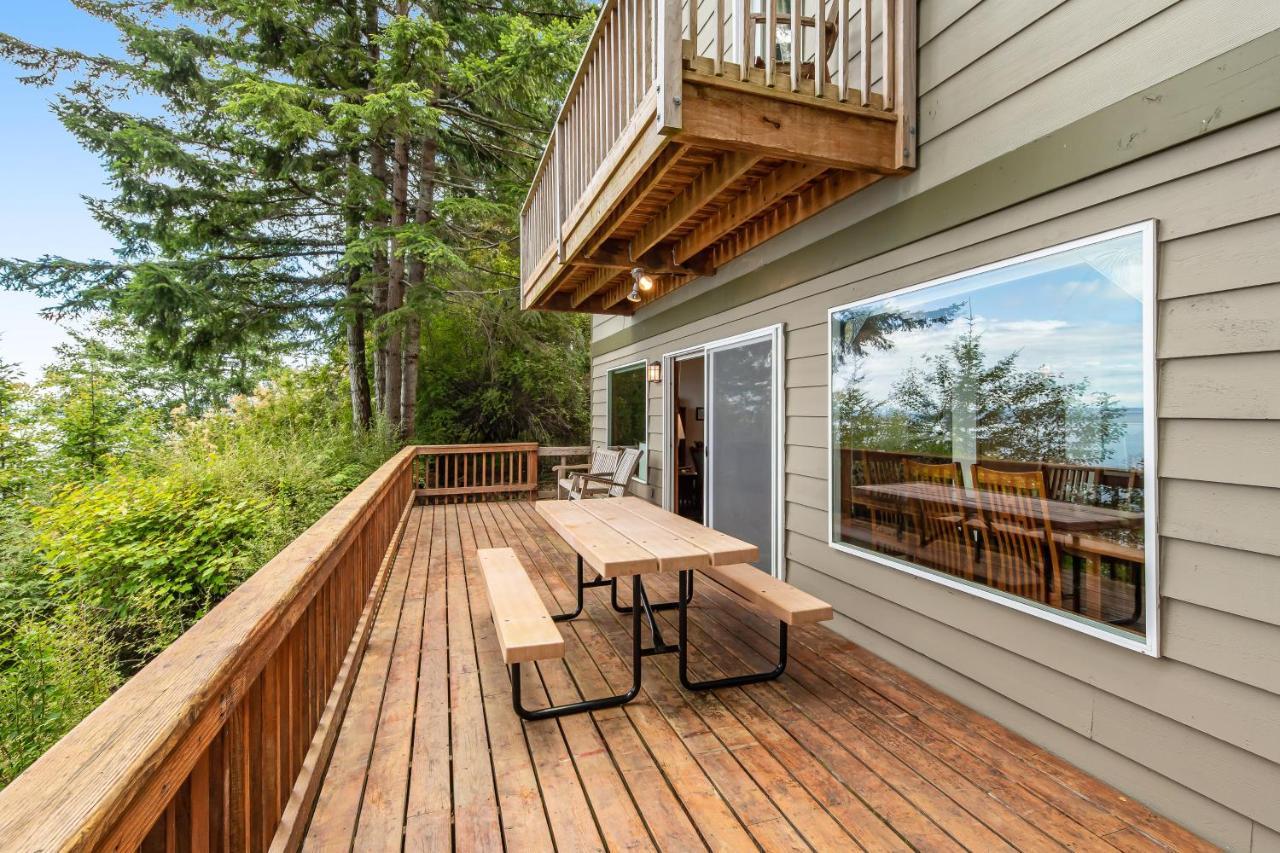Pinecone Cabin Eastsound Экстерьер фото
